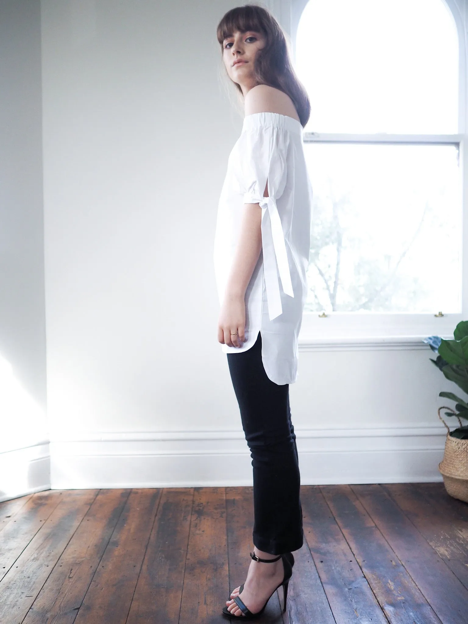 Novelia Tie Sleeve Off-Shoulder Shirt - White
