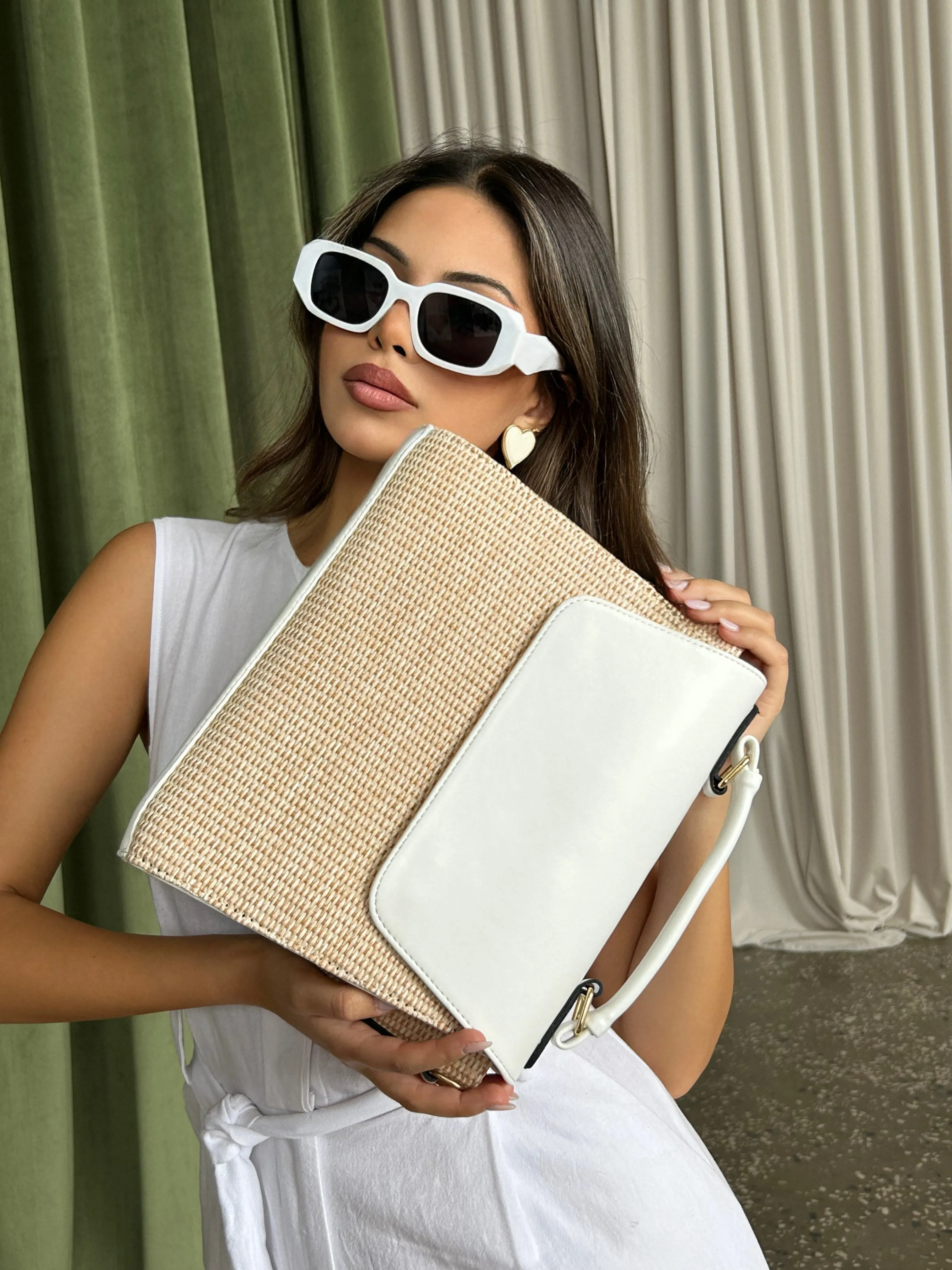 White straw bag